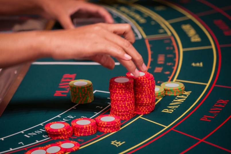 Nếu tham gia cá cược Baccarat ở một sân chơi không uy tín bạn có thể bị đánh cắp thông tin riêng tư của mình